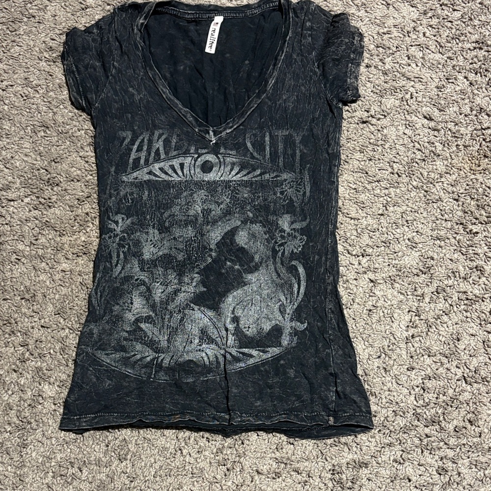 Realitee Clothing Black Graphic V-Neck Tee